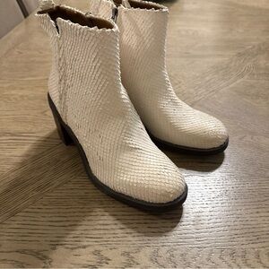 Franco Sarto L-Kessa White Python Ankle Leather Boot Women Size 6.5M
